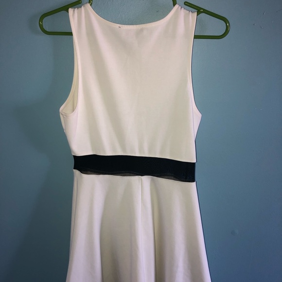 Cotton dress with Sheer middle - Picture 2 of 2